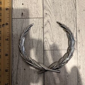 Cadillac Premium Silver Car Audio Laurel Emblem